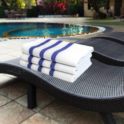 Serviette de Piscine: Confort et Élégance pour Votre Centre d'Hébergement