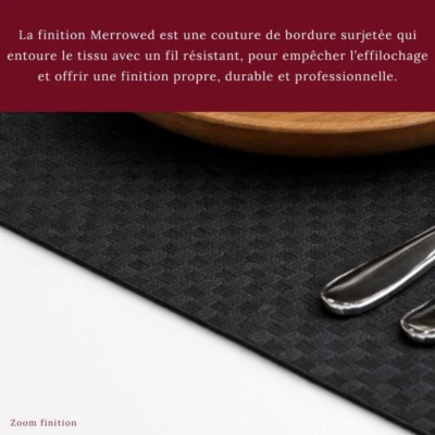 napperon noir treillis polyester gros plan finition merrowed bordure professionnelle restaurant Québec